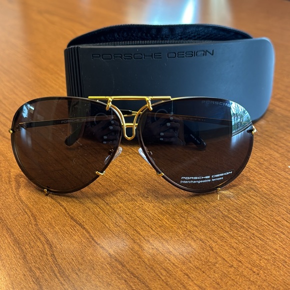 The iconic men’s Porsche exclusive sunglasses with interchangeable lens - Picture 2 of 5